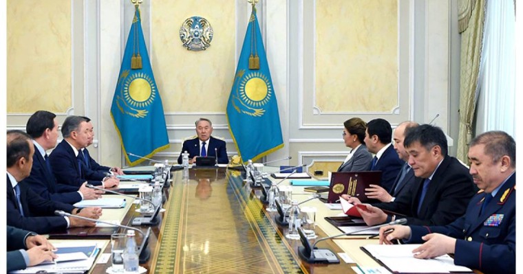 首任总统主持召开安全会议例行会议