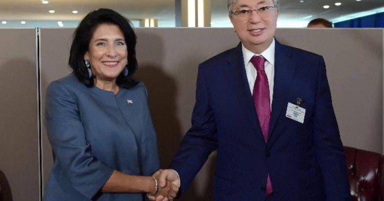 托卡耶夫会见格鲁吉亚总统祖拉比什维利