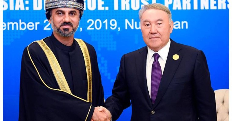 纳扎尔巴耶夫会见阿曼协商会议主席马阿瓦利