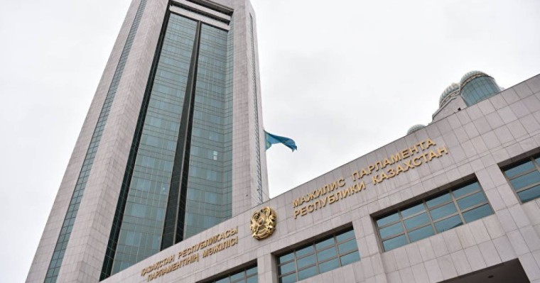 Мәжіліс депутаттары зейнетақыны бір реттік төлеммен беруді сұрап отыр