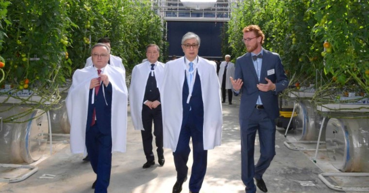 托卡耶夫总统考察"Green Capital Kazakhstan"温室综合体