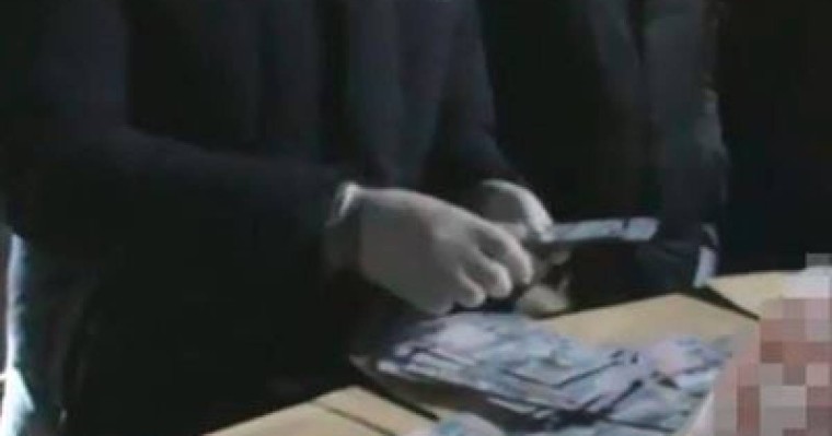 2 млн теңге пара алған тергеушілердің видеосы жарияланды