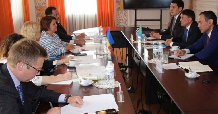 哈乌外交部磋商会议在基辅举行