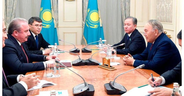 首任总统会见土耳其国民议会议长森托普