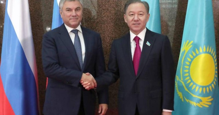 尼格马图林会见俄罗斯国家杜马主席