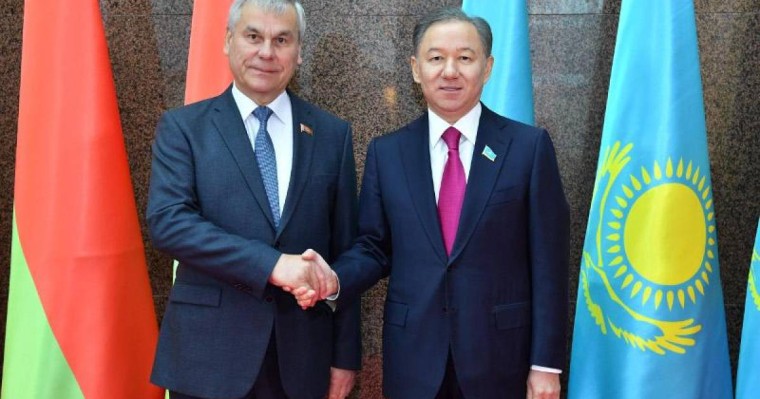 马吉利斯议长会见白俄罗斯众议院议长安德烈琴科