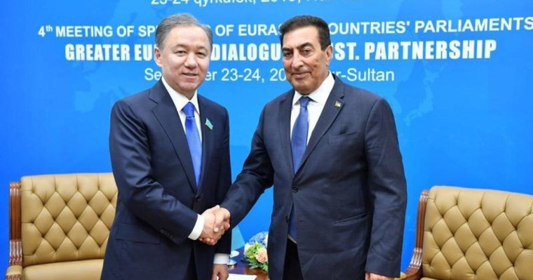 尼格马图林会见约旦和阿曼代表团