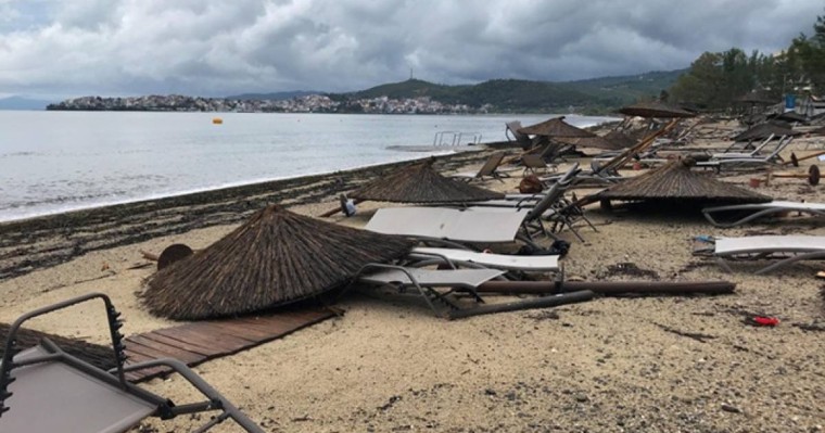 希腊北部遭暴风雨侵袭6人丧生