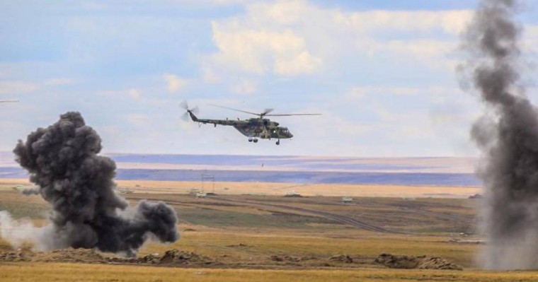 8国联合军事演习在俄罗斯进行