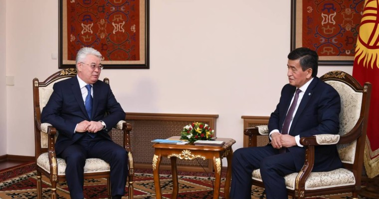 哈萨克斯坦外长会见吉尔吉斯斯坦总统