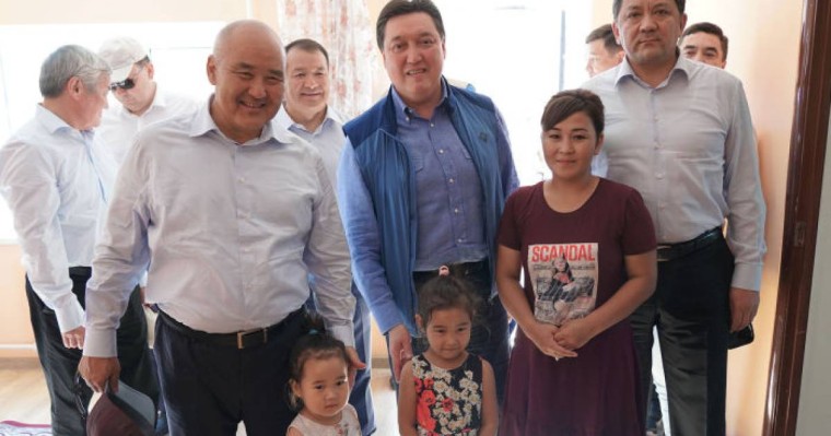 Мамин Арыстағы жарылыстан кейін жөнделген үйде болды – видео  