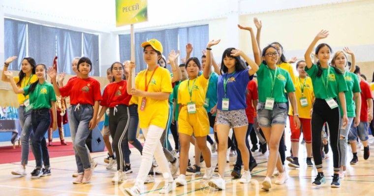 哈萨克斯坦为哈萨克侨民儿童开设夏令营