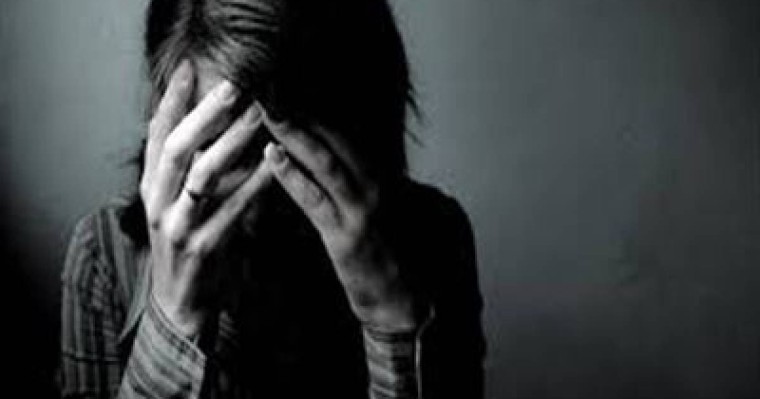 Ата-анасы шетелде жұмыста жүрген жас қыз зорланған