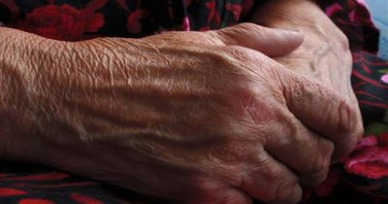 Ішімдік үшін 93 жастағы ерлі-зайыпты қариялардың үйін тонаған