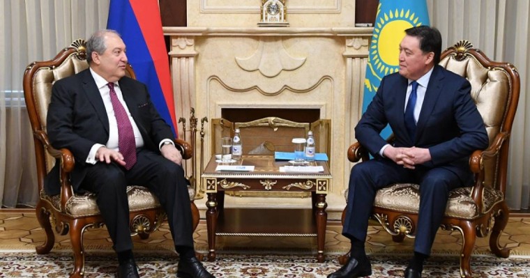 马明总理会见亚美尼亚总统萨尔基相