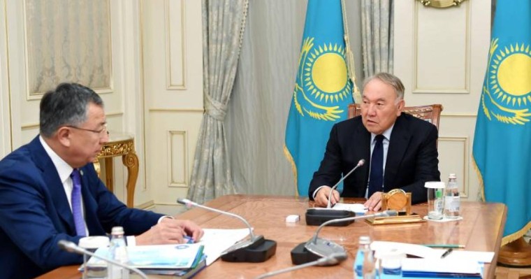 首任总统接见民族和睦大会副主席