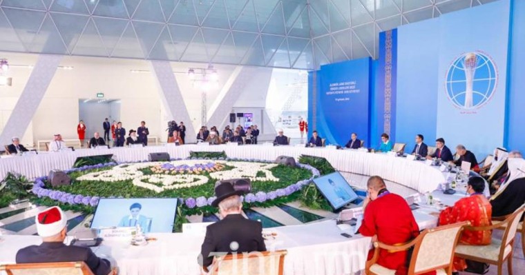 纳扎尔巴耶娃主持召开世界和传统宗教领袖大会第十八次秘书处会议