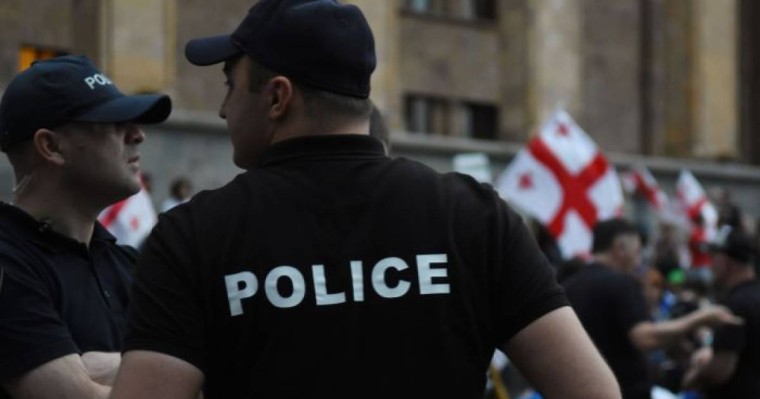 Грузин тележүргізуші Путин мен оның ата-анасына тіл тигізіп, митингіге себепші болды