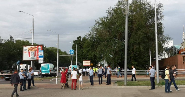 Алматыда полиция бірнеше адамды ұстап әкетті