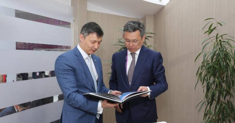 努尔-苏丹市市长会见塔林市市长