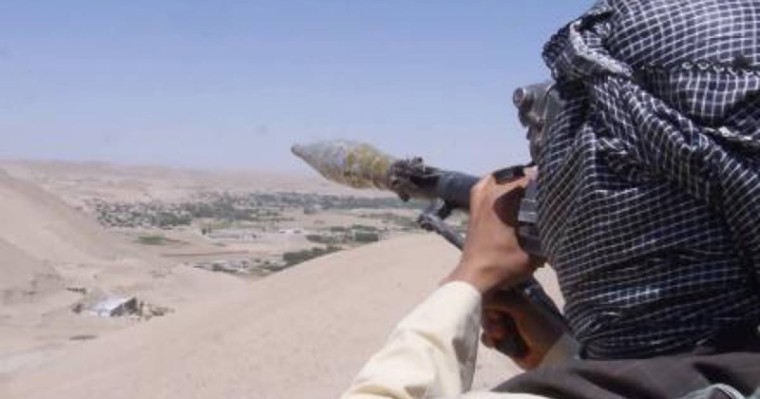 阿富汗北部法里亚布省一市场遭遇迫击炮弹袭击