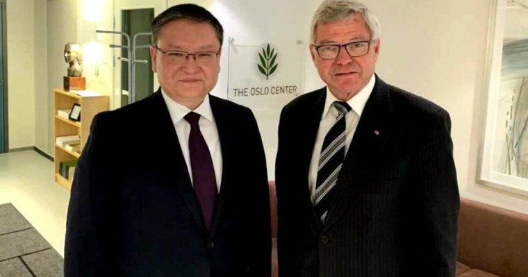 哈萨克斯坦大使会见前挪威首相邦德维克