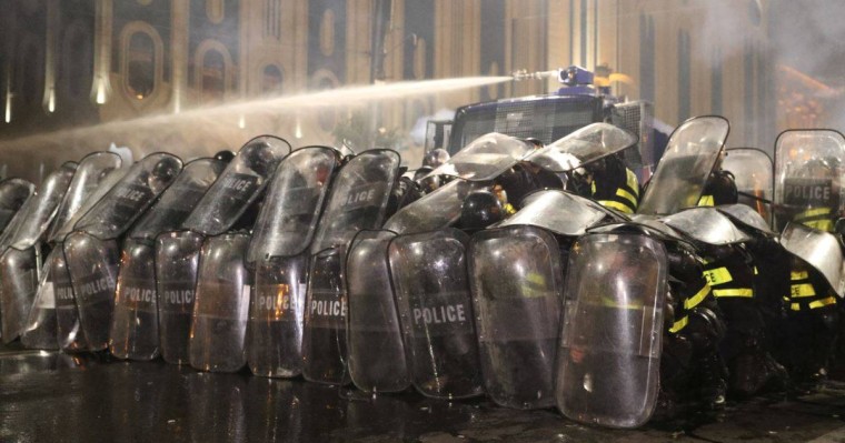 Грузияда арнайы жасақ басшысы митингідегі қақтығыстан соң қызметінен шеттетілді