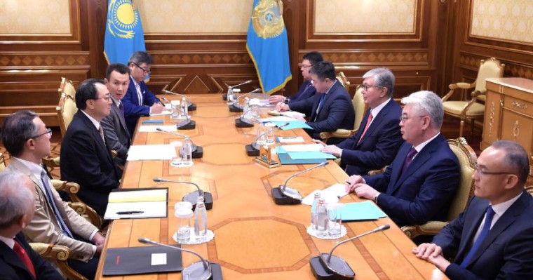 总统会见日本丸红株式会社副社长山添茂