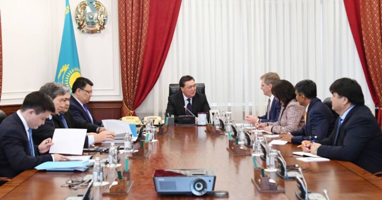 政府总理马明会见雪佛龙公司代表