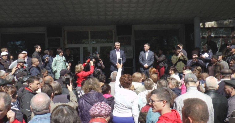 Петропавлда 300-ге жуық зауыт қызметкері наразылық білдірді