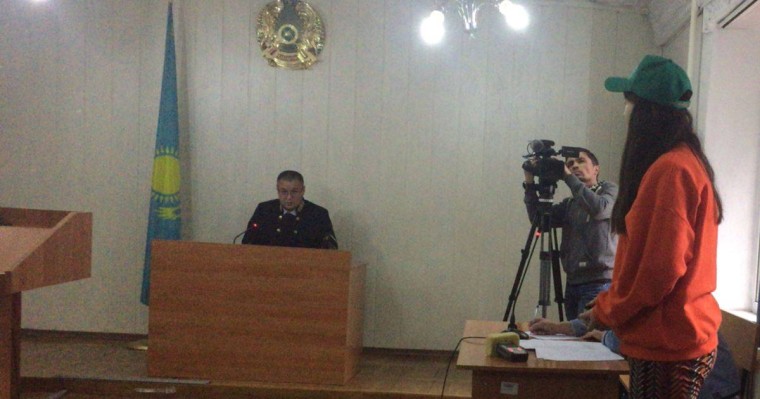 Алматы марафонында ұсталған белсенді Сүлейменова судьяға сенімсіздік білдірді