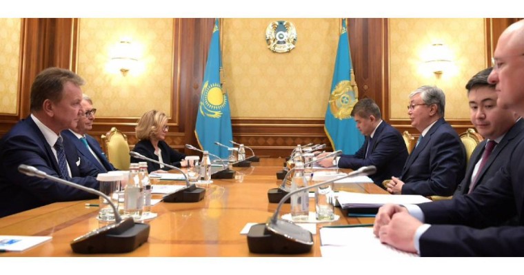 托卡耶夫同波兰制药公司监事会主席斯塔拉克举行会谈