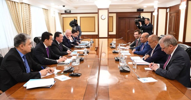 政府总理马明会见欧开行行长查克拉巴蒂