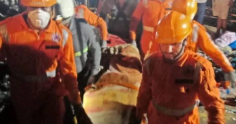 印度西部水库垮坝 2人死亡20余人失踪