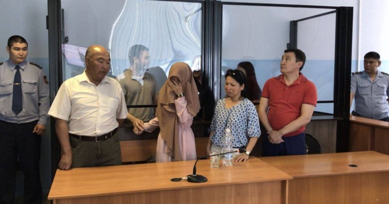 Ақтөбеде сот алаяқтық бойынша айыпталған бір отбасындағы үш адамға үкім оқыды