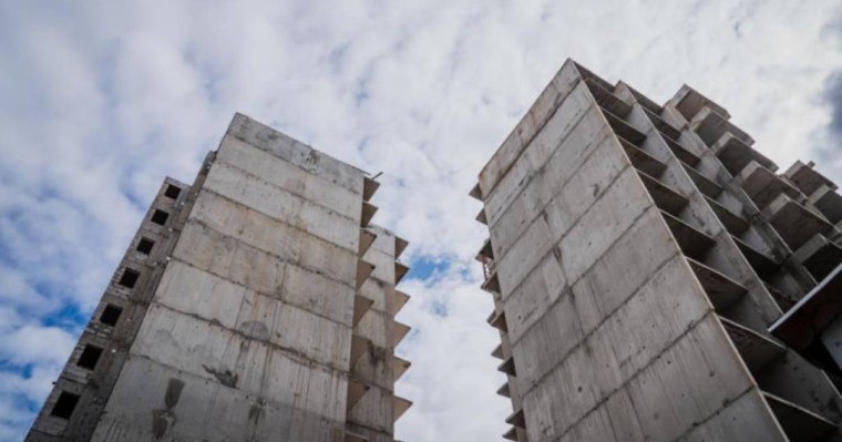 Елордада 2004 жылы тұрғызылған тұрғын үй бұзылып жатыр