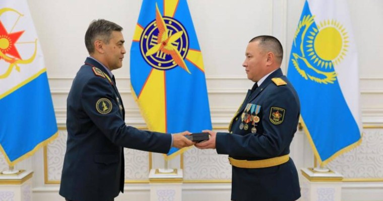 国防部长向2019国际军事竞赛优胜者颁奖