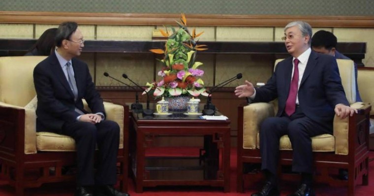 托卡耶夫总统会见中共中央政治局委员杨洁篪