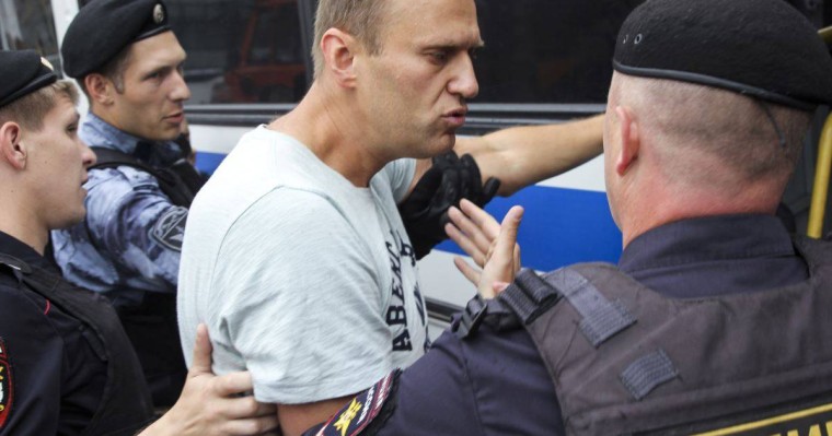 Ресей соты Алексей Навальныйды он тәулікке қамады