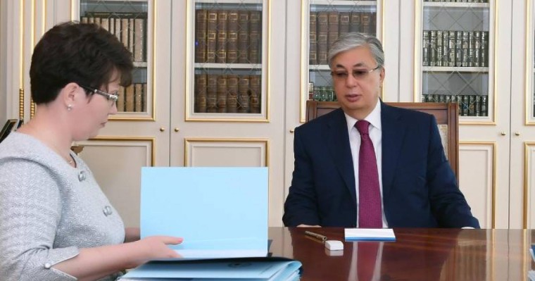 总统接见审计监督委员会主席