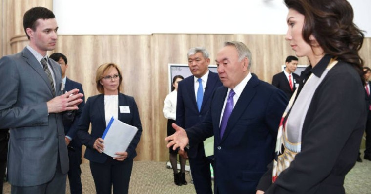 Назарбаев қызы Әлиямен бірге жасыл технологиялар орталығында болды