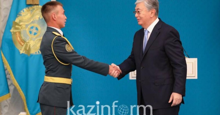 总统表彰阿尔斯市恢复重建工作优秀个人