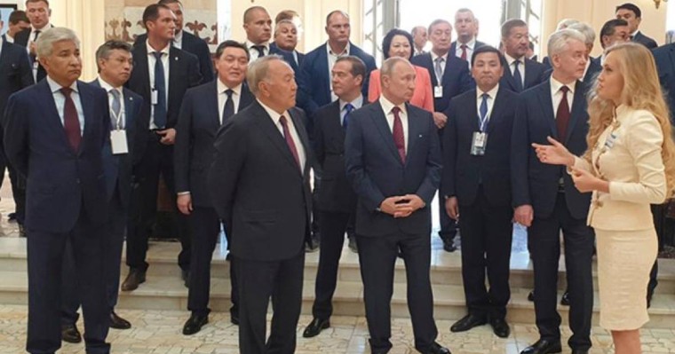 首任总统出席莫斯科国民经济成就展哈萨克斯坦展馆开幕仪式