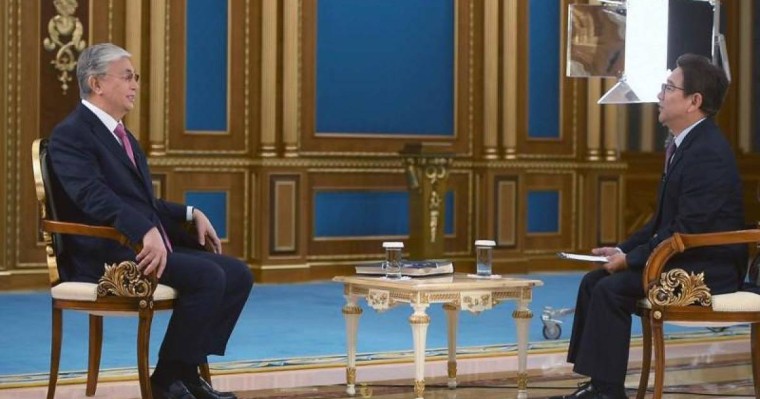 托卡耶夫总统接受中国中央电视台采访