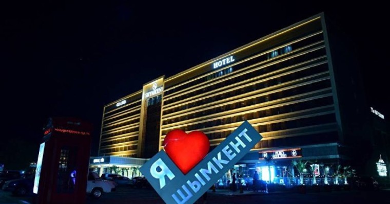 Жеңіс күні халықтың ашуына тиген "танкист" кім