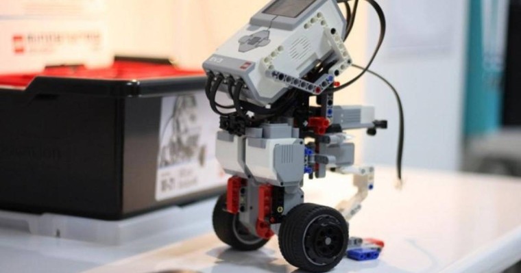 全国"KazRoboProject-2019"机器人大赛决赛在首都举行