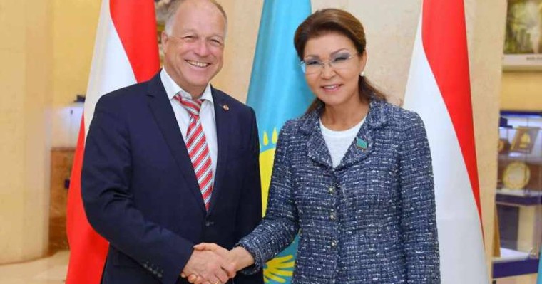 纳扎尔巴耶娃会见奥地利联邦议会议长阿佩