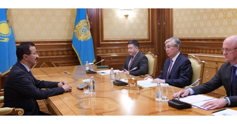 托卡耶夫总统会见迪拜环球港务集团CEO