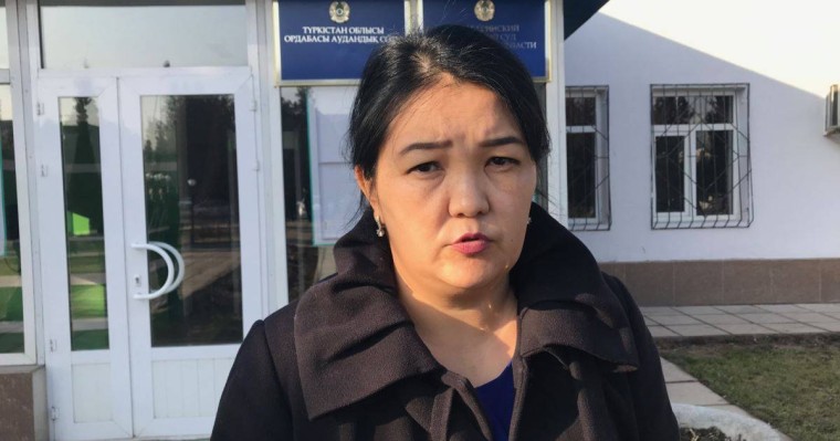 Мектеп директоры "жала жапты" деп айыптаған мұғалімнің соты басталды