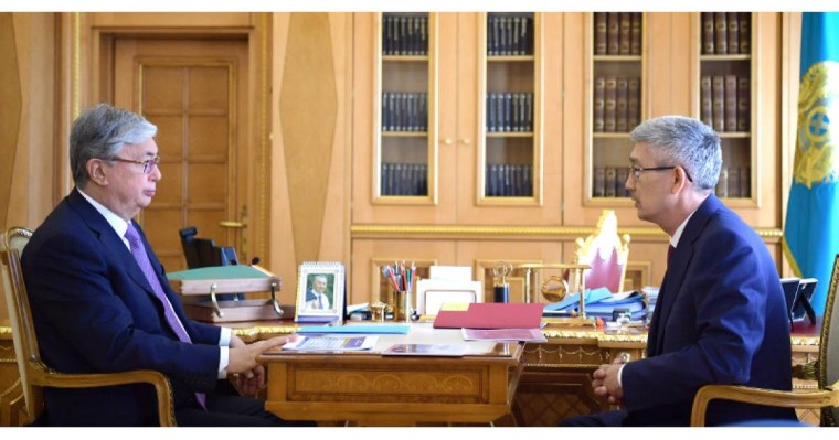 托卡耶夫总统接见曼格斯套州州长